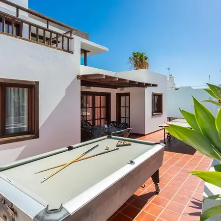 Julianne 2 * Puerto del Carmen (Lanzarote)