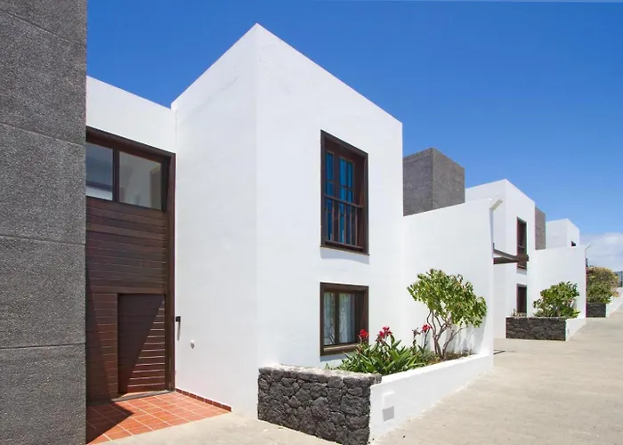 Julianne 2 Puerto del Carmen (Lanzarote)